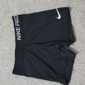 Nike pros, girls s, black